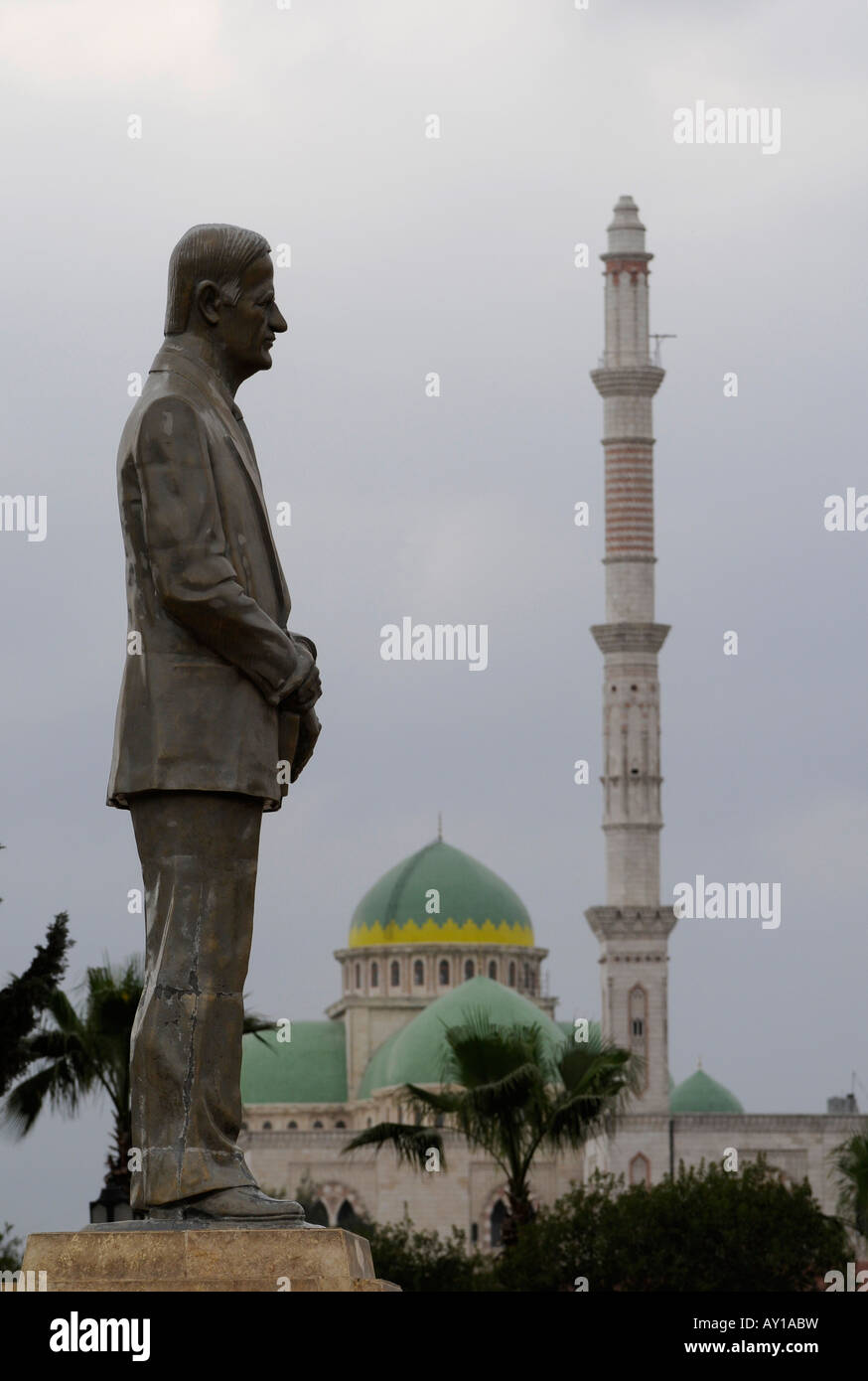 A statue of late Syrian president Hafez Al Assad in a central square in Aleppo, Syria Stock Photo