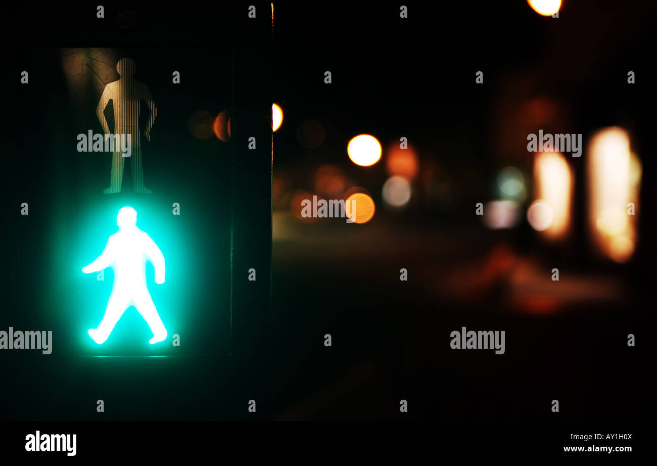 Don't cross/don't walk sign at pedestrian crossing Stock Photo