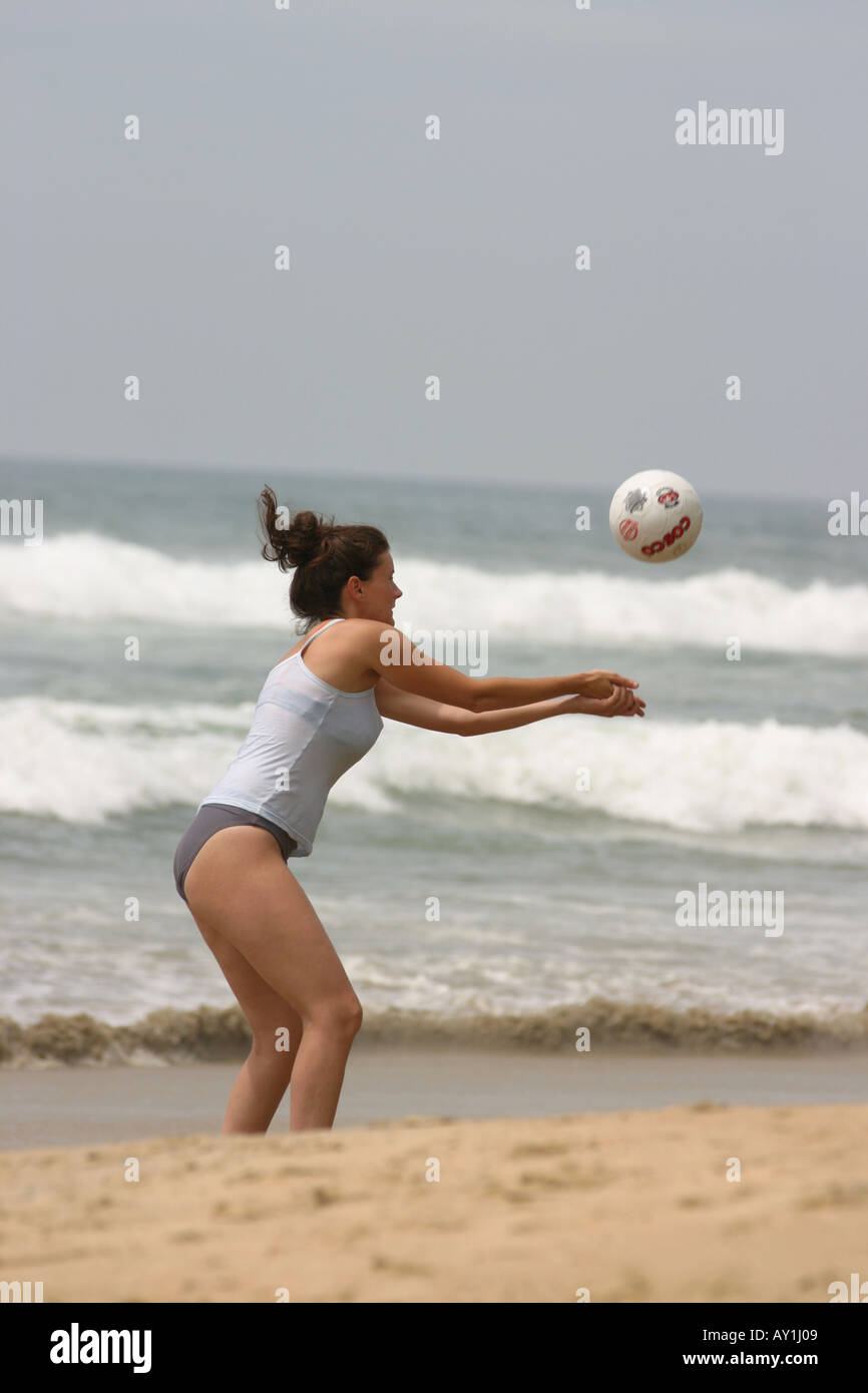 Beach volleyball youth hi-res stock photography and images - Page 9 - Alamy