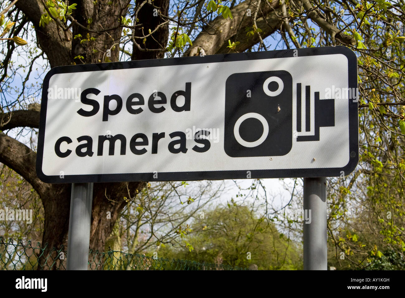 Speed camera warning sign hires stock photography and images Alamy