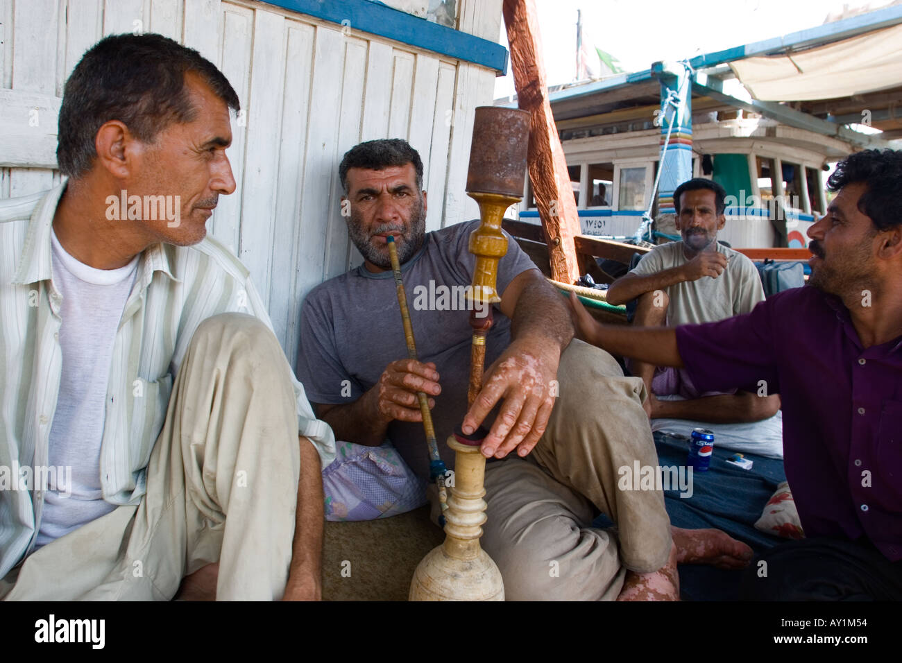 Uae dubai shisha pipe smoking hires stock photography and images Alamy