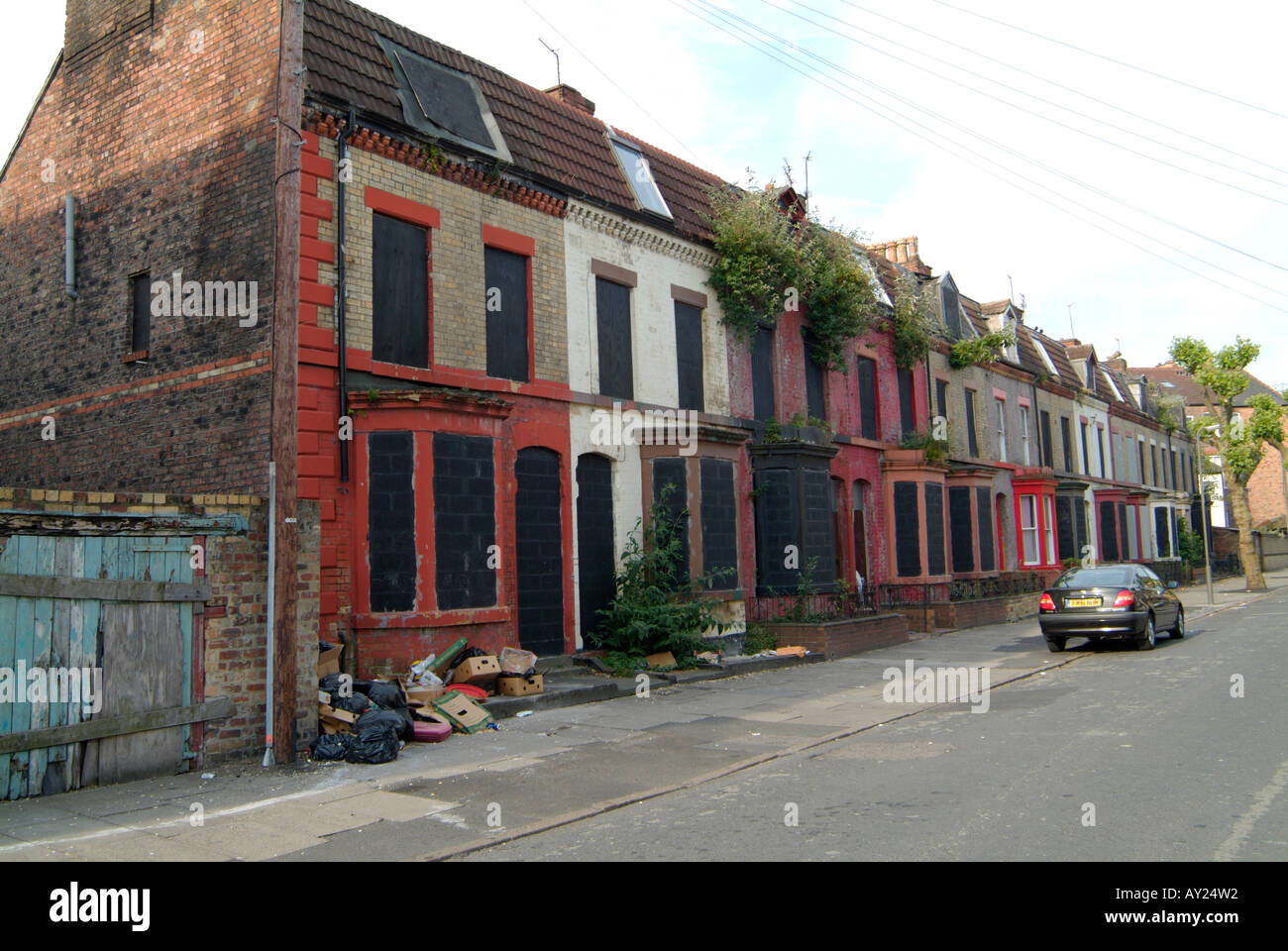 Derelict housing in Eversley Street off Princess Avenue, Liverpool Stock Photo