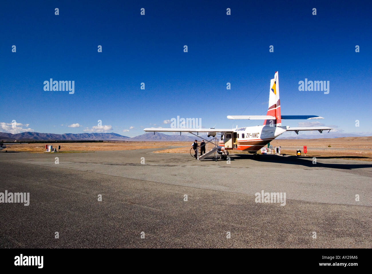 new zealand readying plane for takeoff for sightseeing flight over southern alps and mount cook Stock Photo