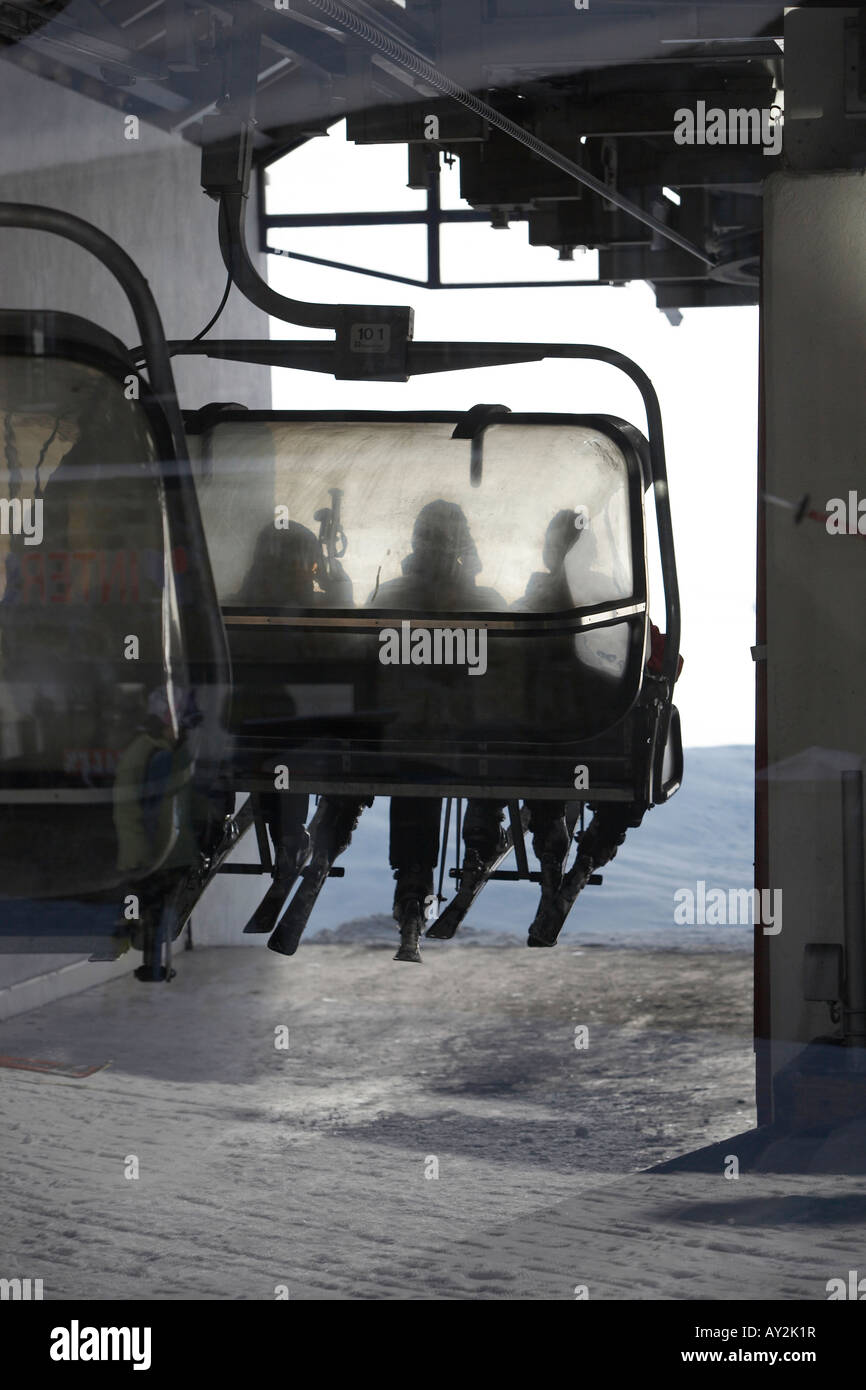 Chair lift at ski resort hi-res stock photography and images - Alamy