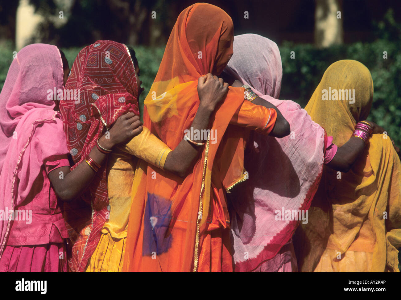 Women india sari hi-res stock photography and images - Alamy