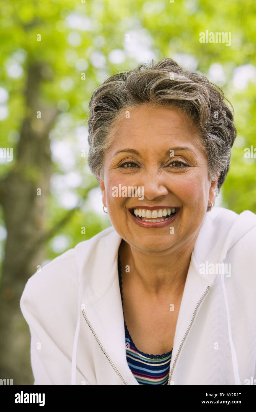 Portrait of senior African American woman Stock Photo - Alamy