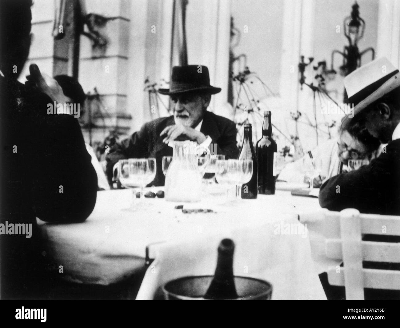 Sigmund freud and daughter hires stock photography and images Alamy