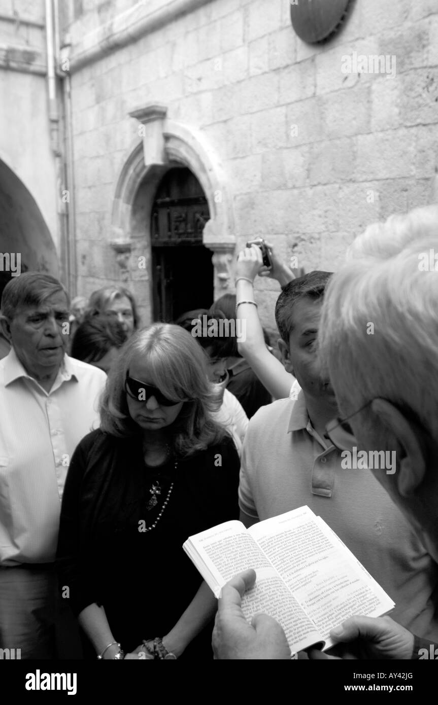 Via Dolorosa  6th station of the Cross,Pilgrims in Jerusalem Stock Photo