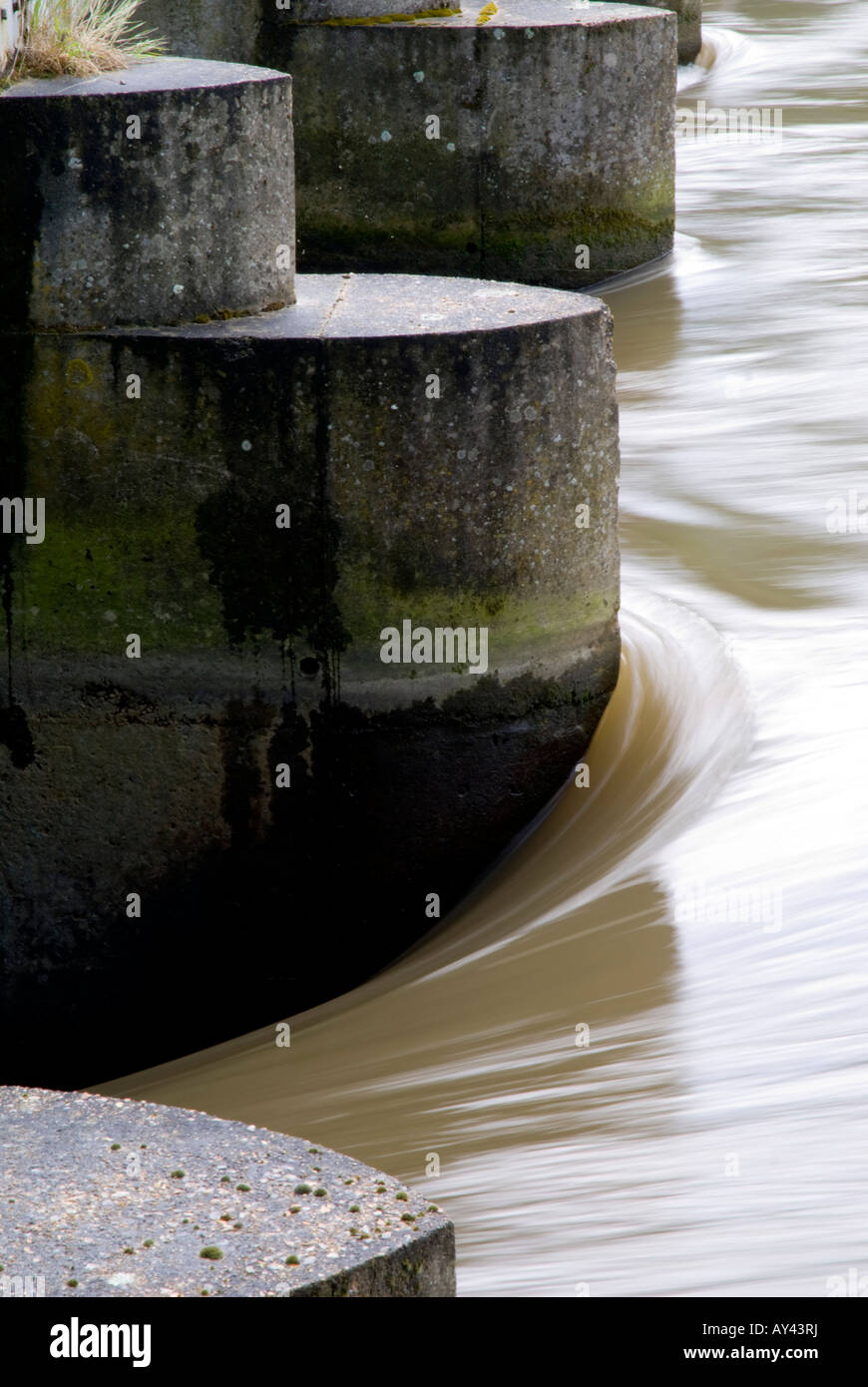 europe uk england river thames water flow Stock Photo