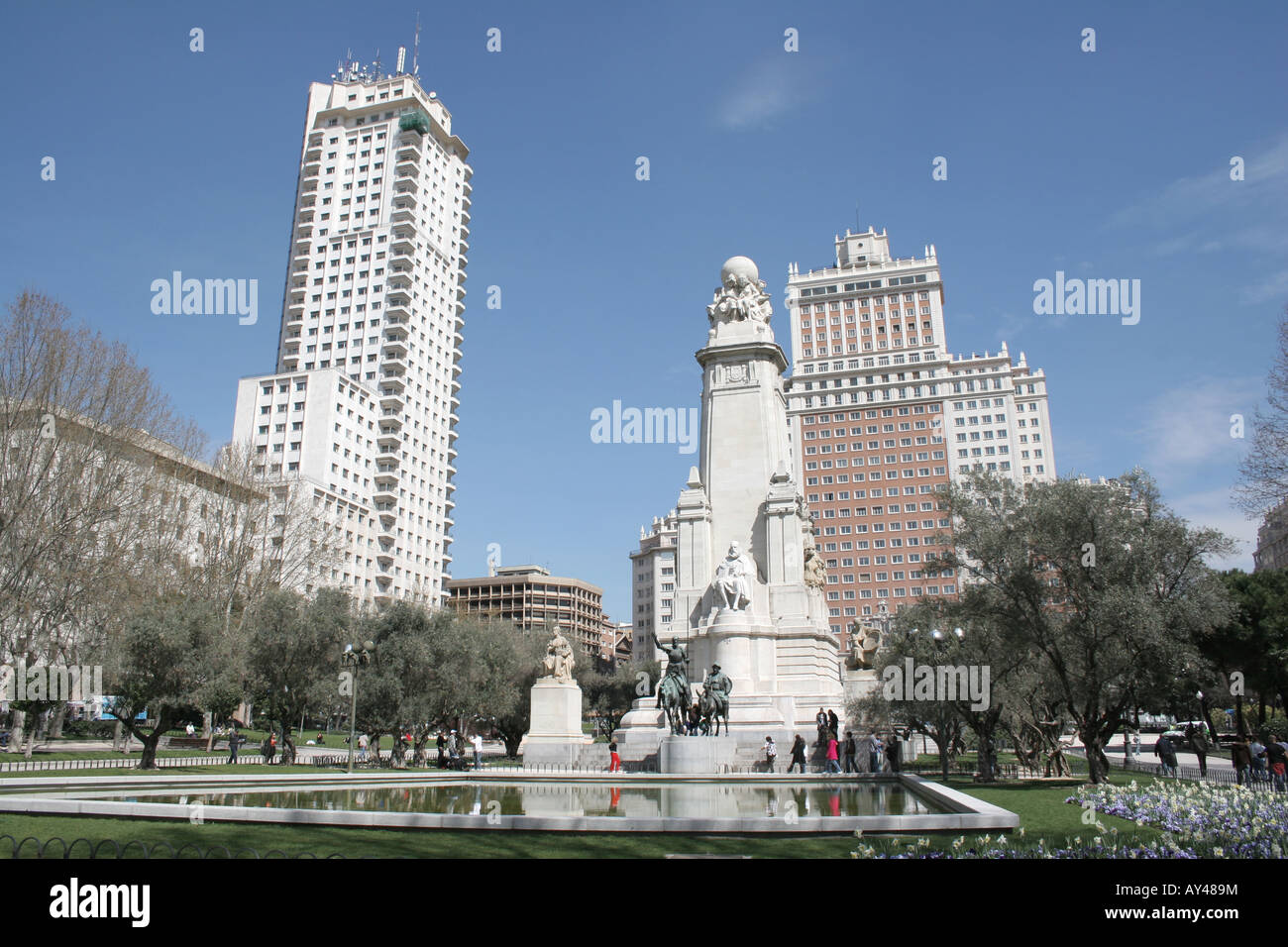 Plaza de Espana with statues of Don Quixote & Sancho Panza in Madrid Spain with the Edificio Espana building in the background. Stock Photo