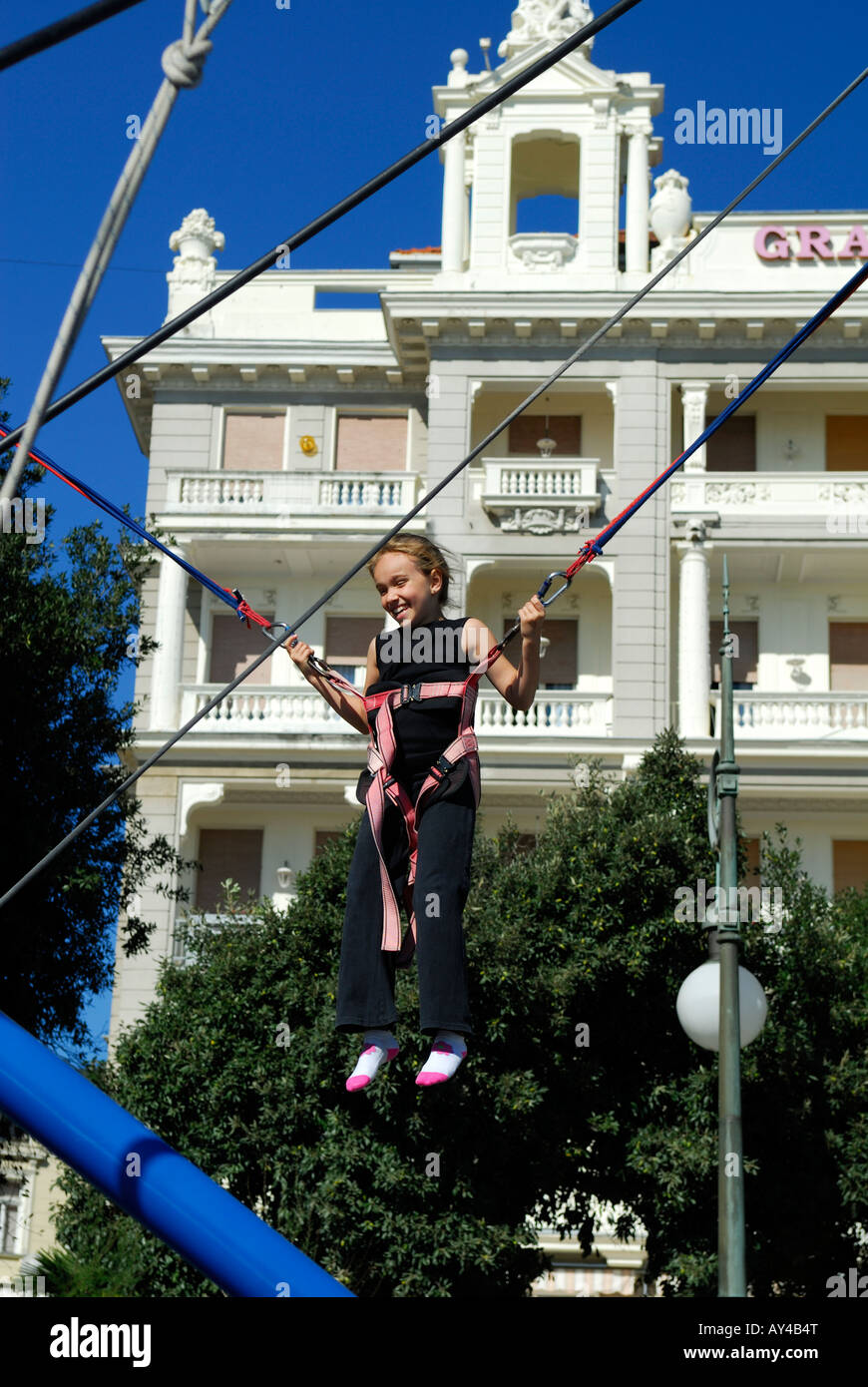 Bungy harness hi-res stock photography and images - Alamy