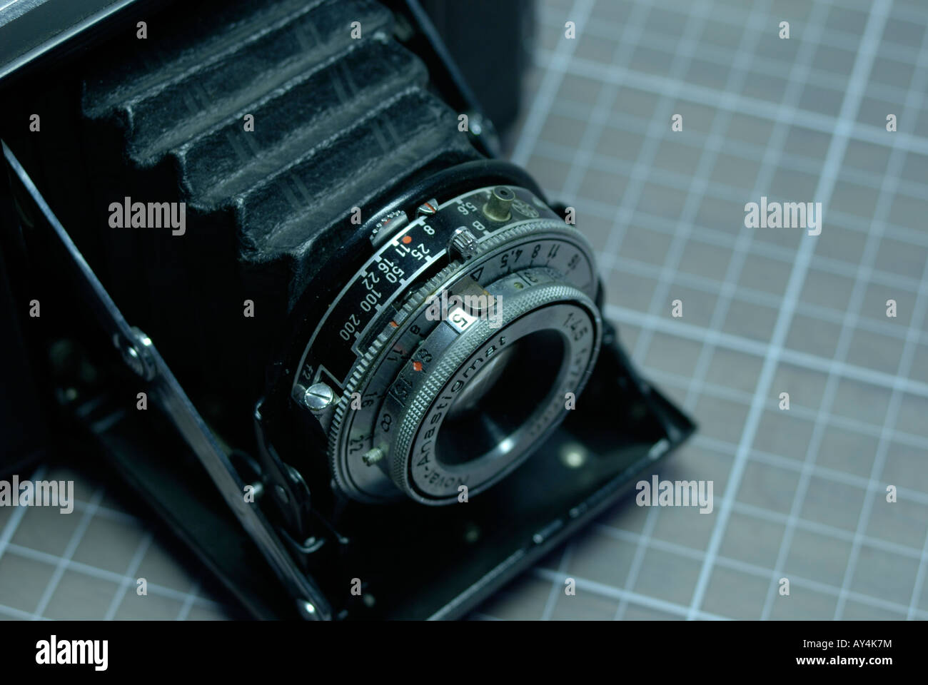 Vintage camera with lens shutter Stock Photo Alamy