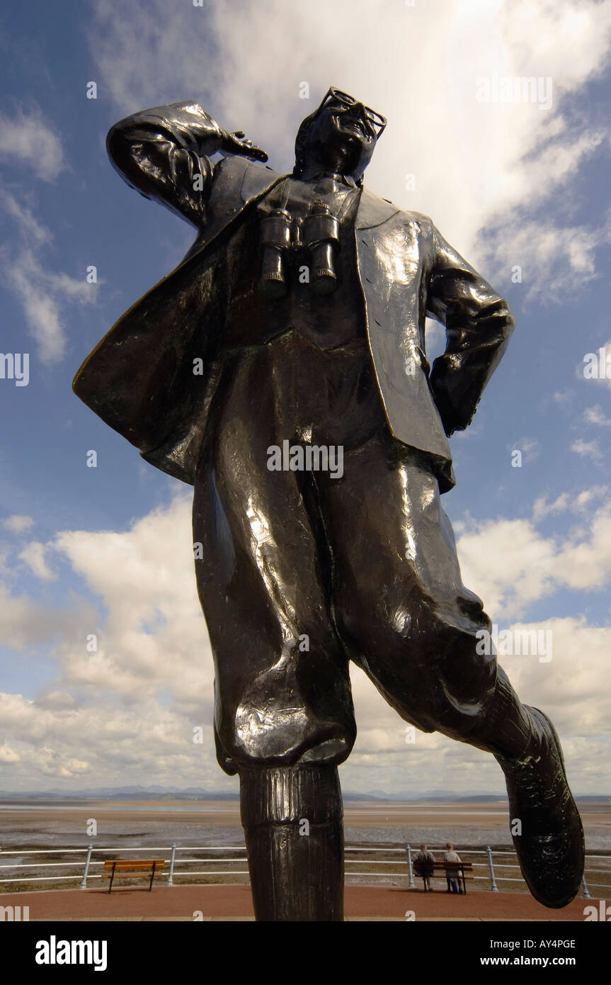 Statue of Eric Morecambe on the promenade at Morecambe Lancashire Stock