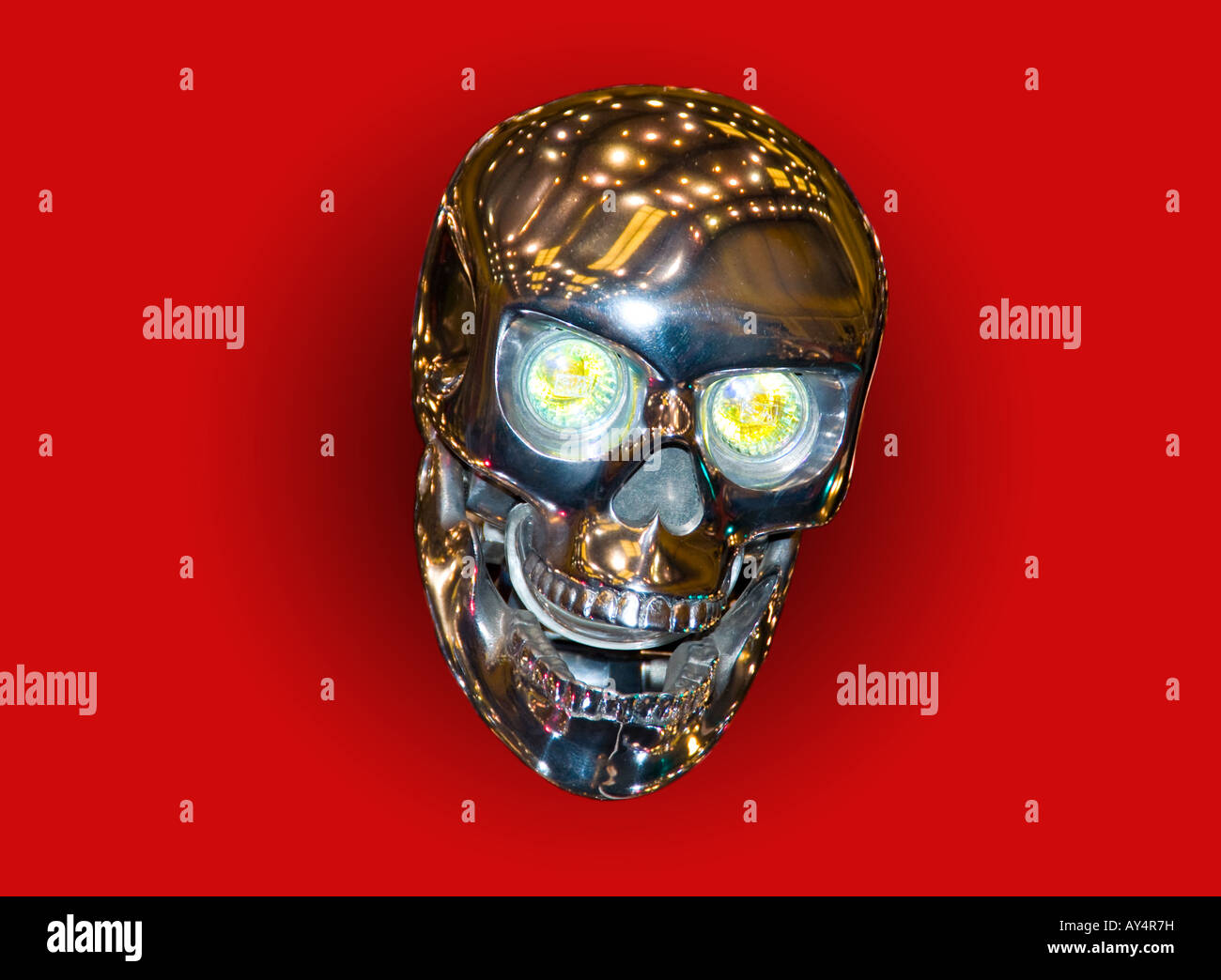 Motorcycle skull headlight hi-res stock photography and images - Alamy, image size:1300x1044