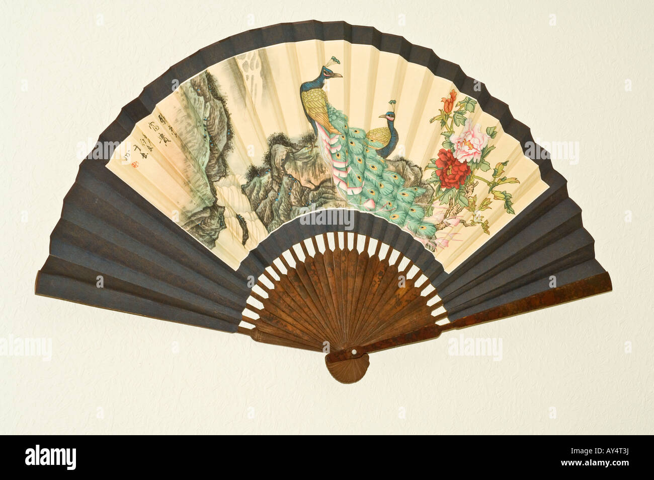 Chinese hand painted fans hires stock photography and images Alamy
