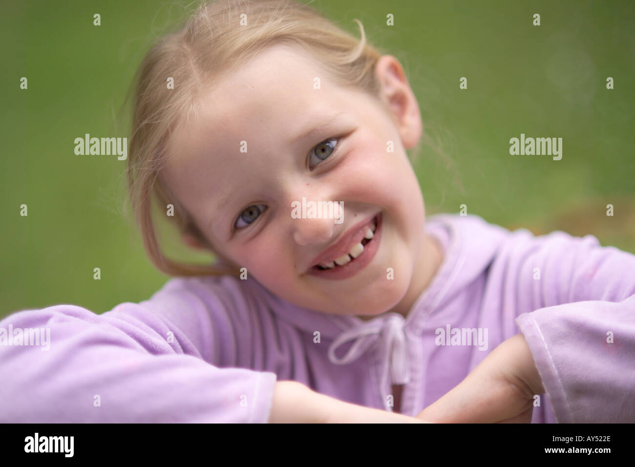 Smiling Seven Year Old Girl Stock Photo Alamy smiling-seven-year-old-girl-stock-photo-alamy