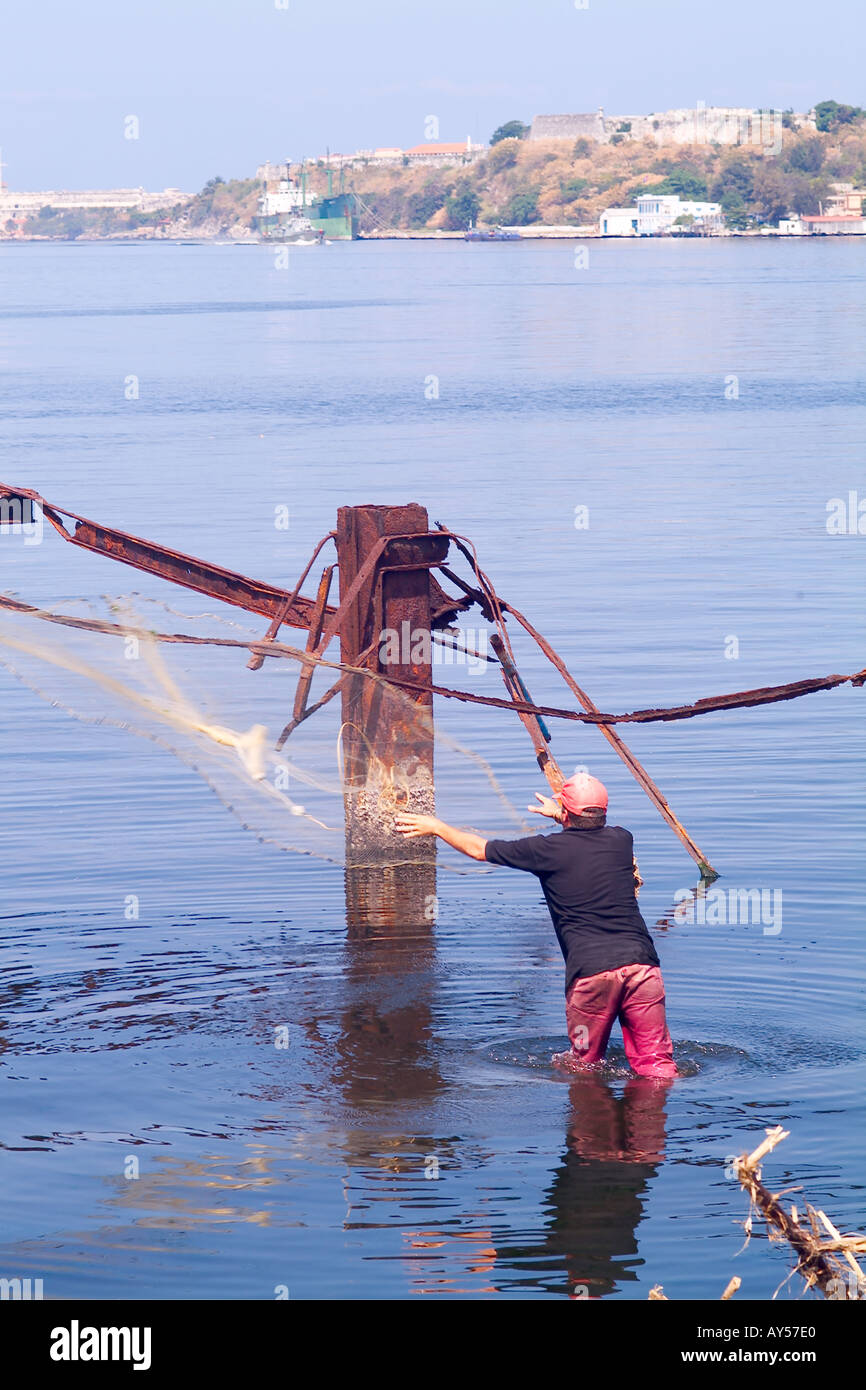 cuban fishing net Fisherman cuba hi-res stock photography and images
