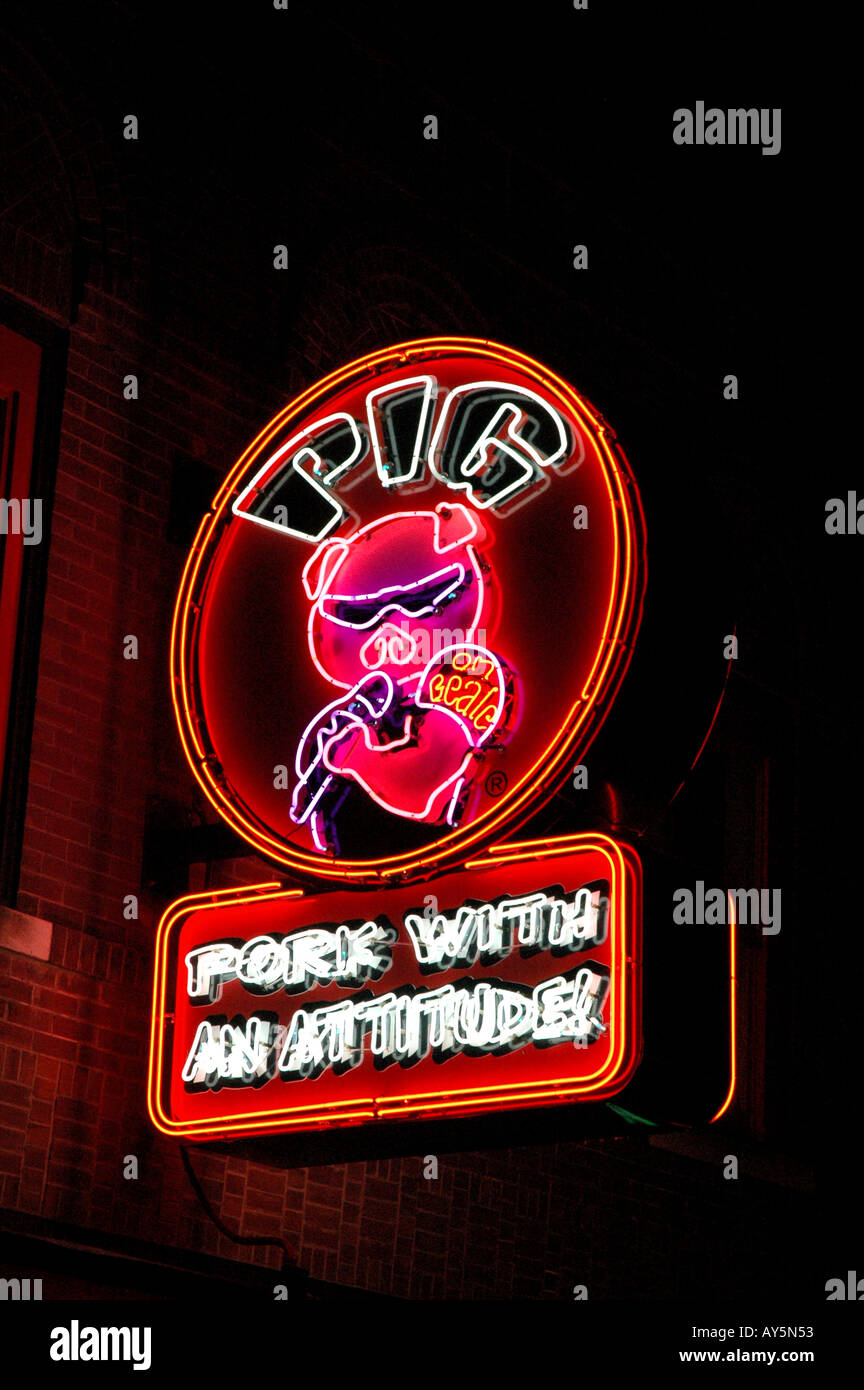 Memphis Tennessee Beale Street at night barbecue pig Stock Photo - Alamy