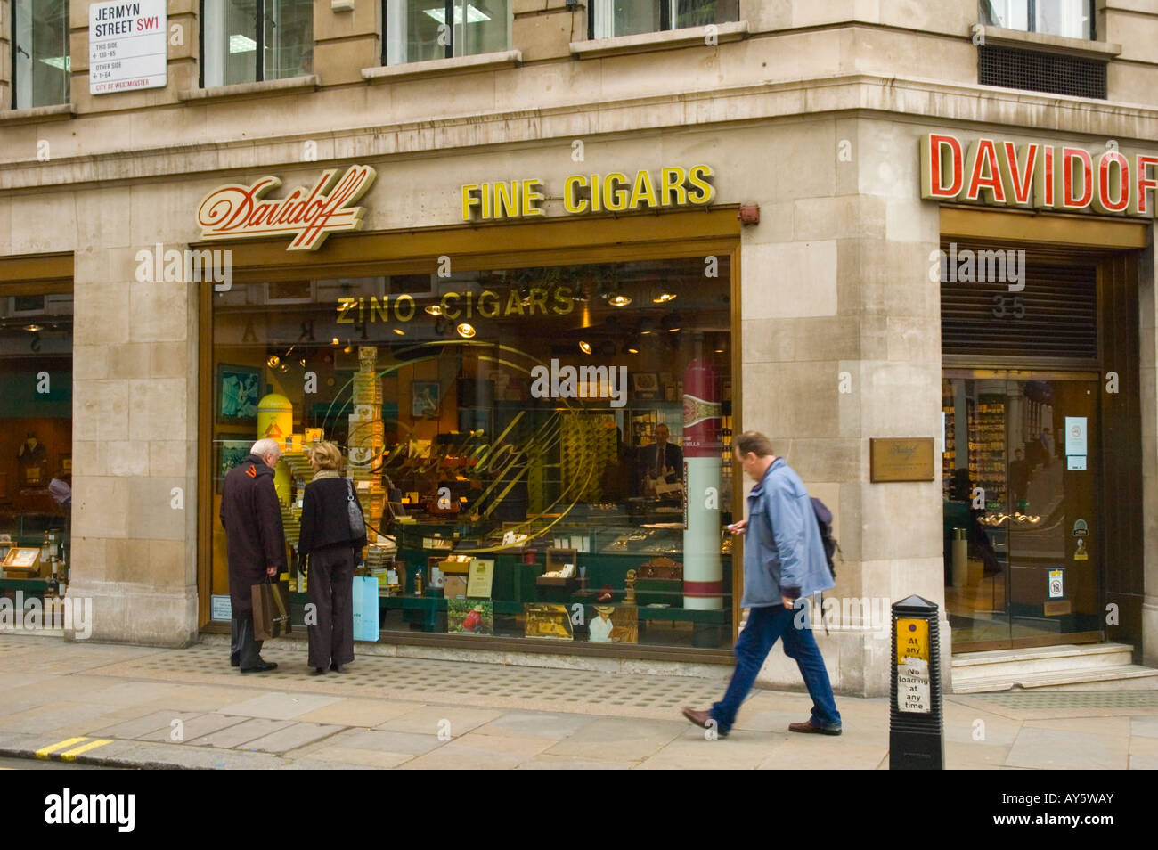 Davidoff tobacco shop in Jermyn Street in London UK Stock Photo - Alamy