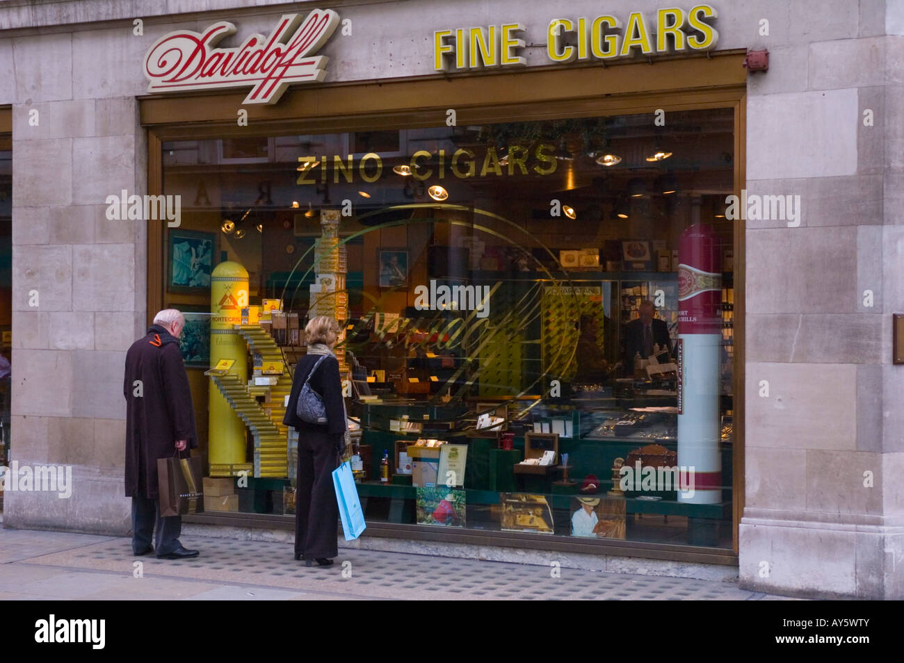 Davidoff tobacco shop in Jermyn Street in London UK Stock Photo Alamy