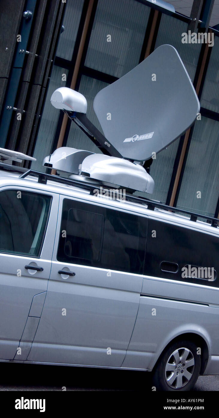Van Satellite Rv Satellite van dish hi-res stock photography and images - Alamy