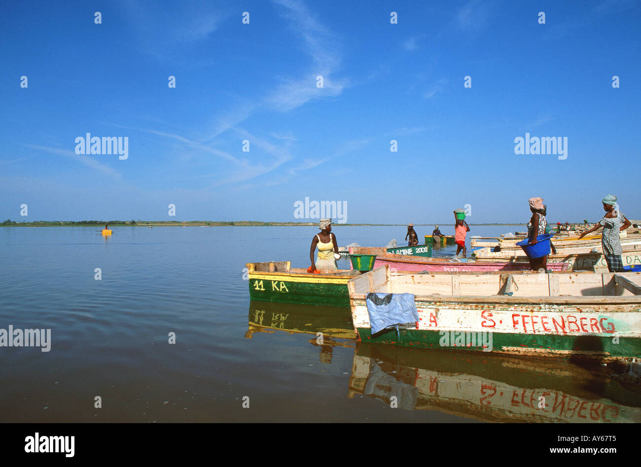 Recolte du sel hi-res stock photography and images - Alamy