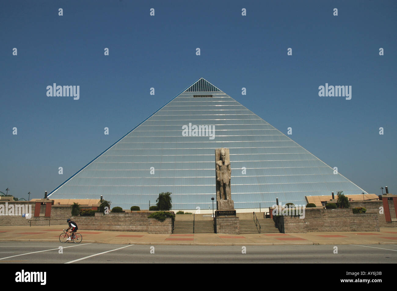 Memphis Tennessee ramesses the great statue in front of glass pyramid