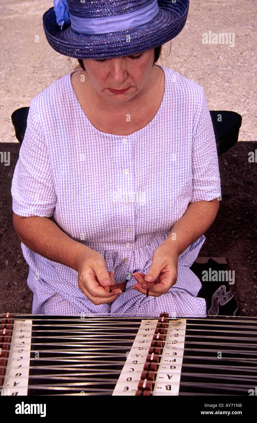 Dulcimer music hires stock photography and images Alamy