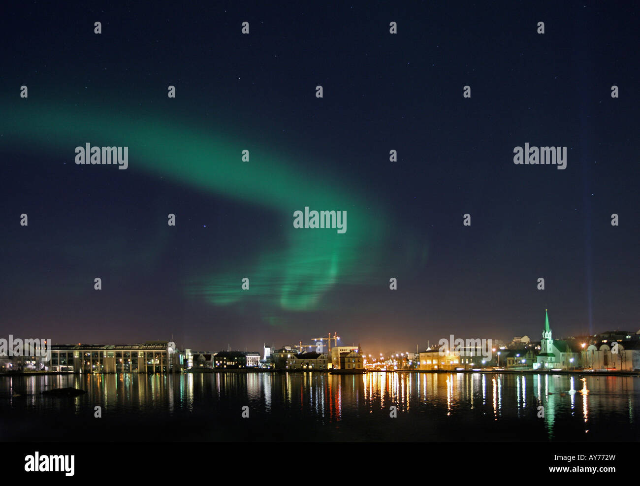 Northern lights iceland town hi-res stock photography and images - …