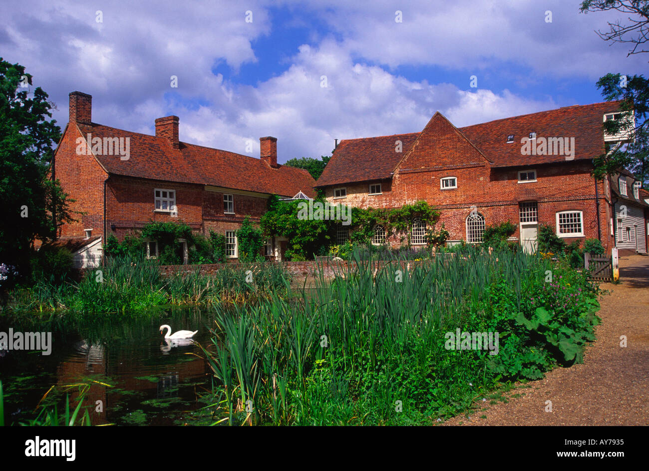 Flatford mill field studies hires stock photography and images Alamy