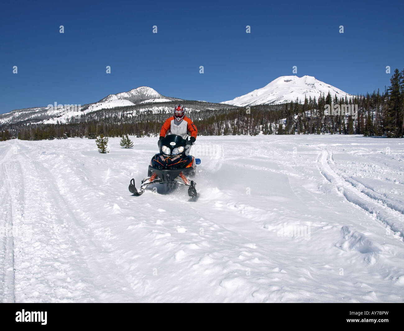 Snowmobile oregon cascades hires stock photography and images Alamy