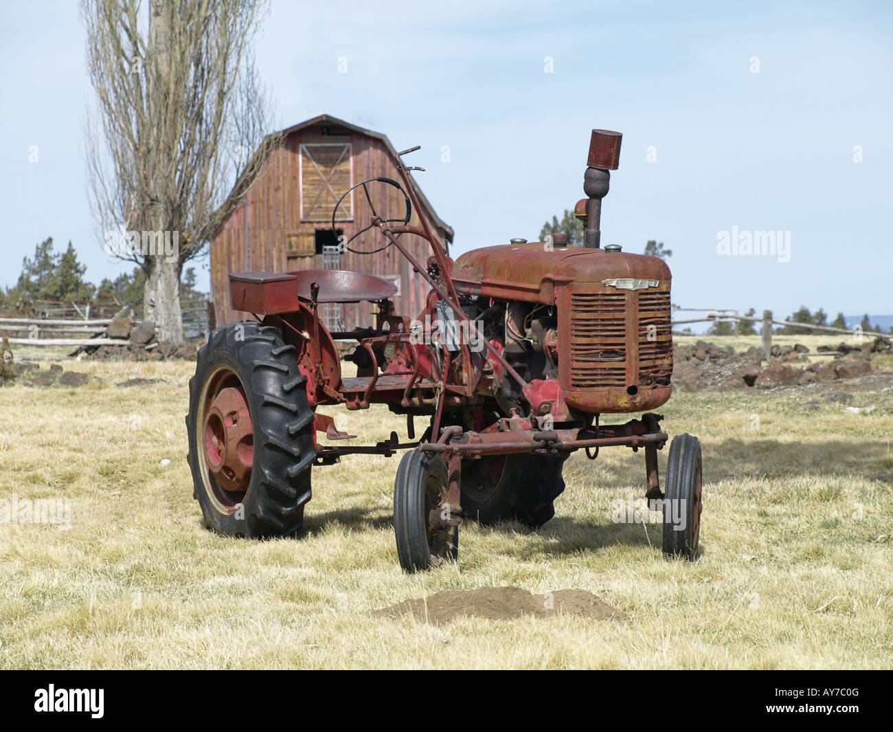 Farmall tractor hi-res stock photography and images - Alamy
