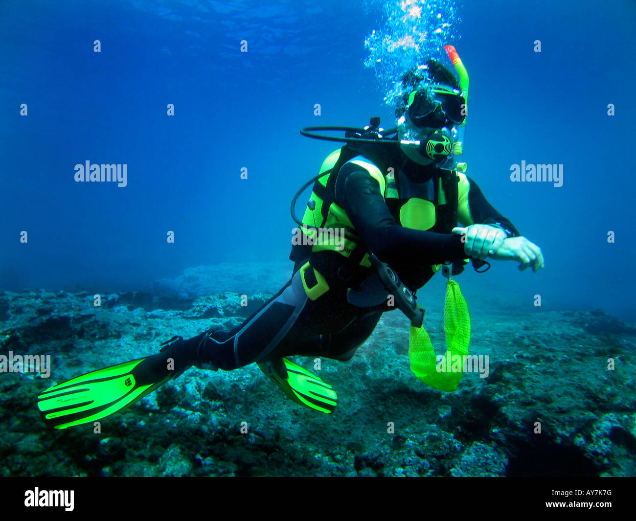 Diver performing underwater buoyancy control Stock Photo Alamy