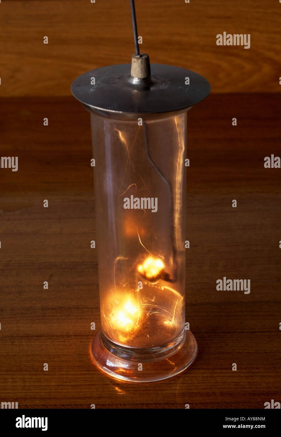 Gas jar experiment hires stock photography and images Alamy