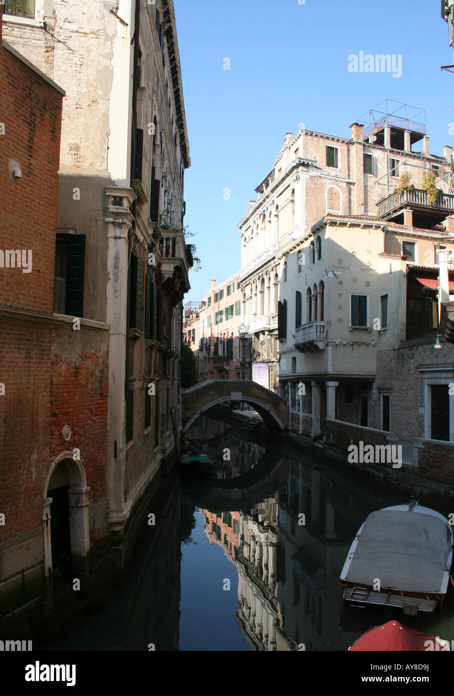 Peaceful canal hi-res stock photography and images - Alamy