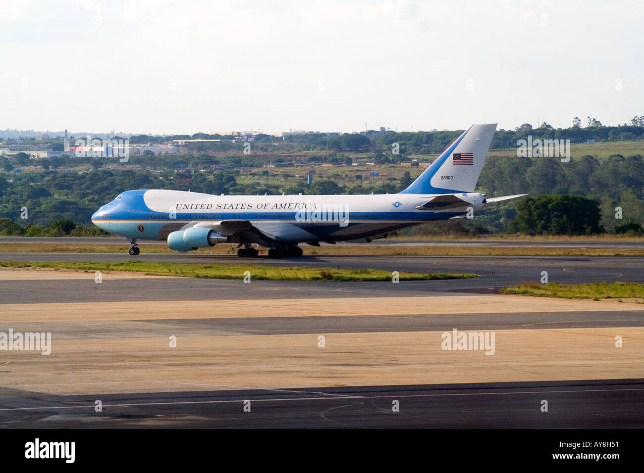 Air force one take off hi-res stock photography and images - Alamy