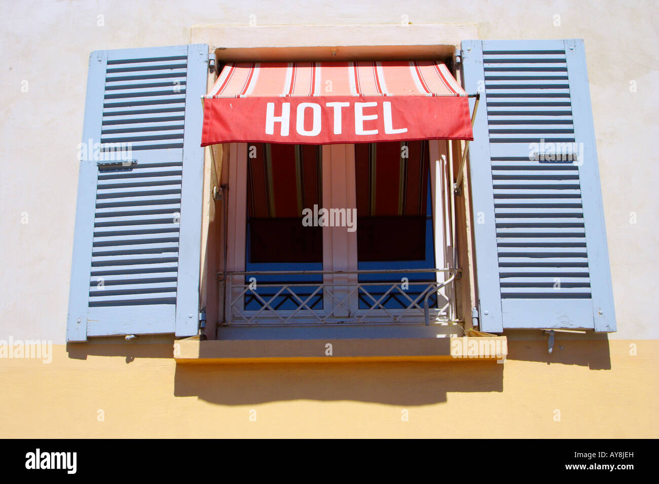 Ongebruikt french hotel window with shutters Stock Photo: 17028424 - Alamy HC-66