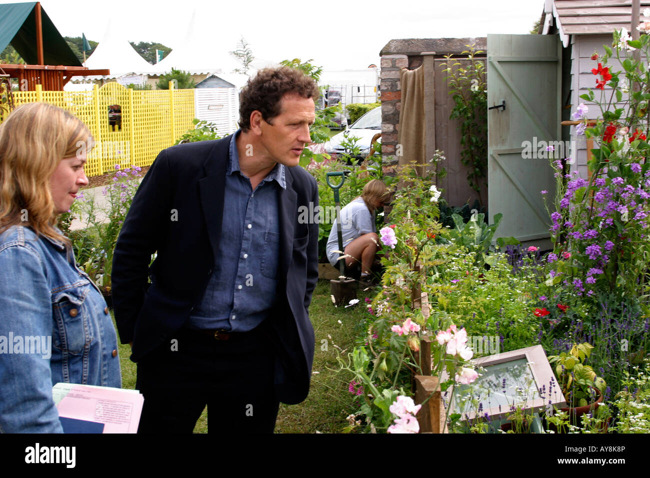 UK Cheshire Knutsford Tatton Hall RHA Flower Show Monty Don admires Heather Boardmans garden Stock Photo