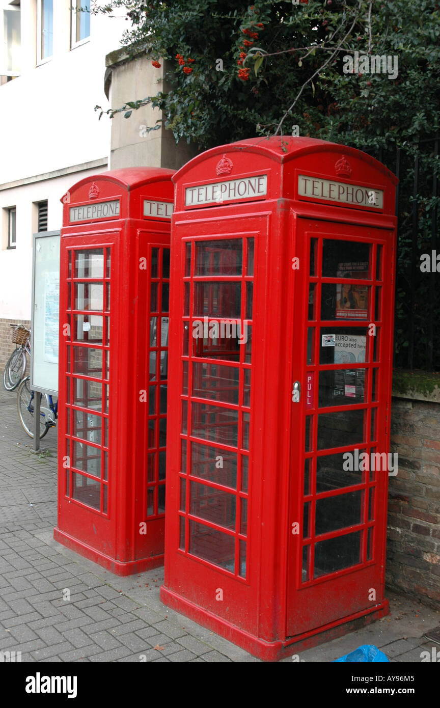 Typical english telephone booths hi-res stock photography and images ...