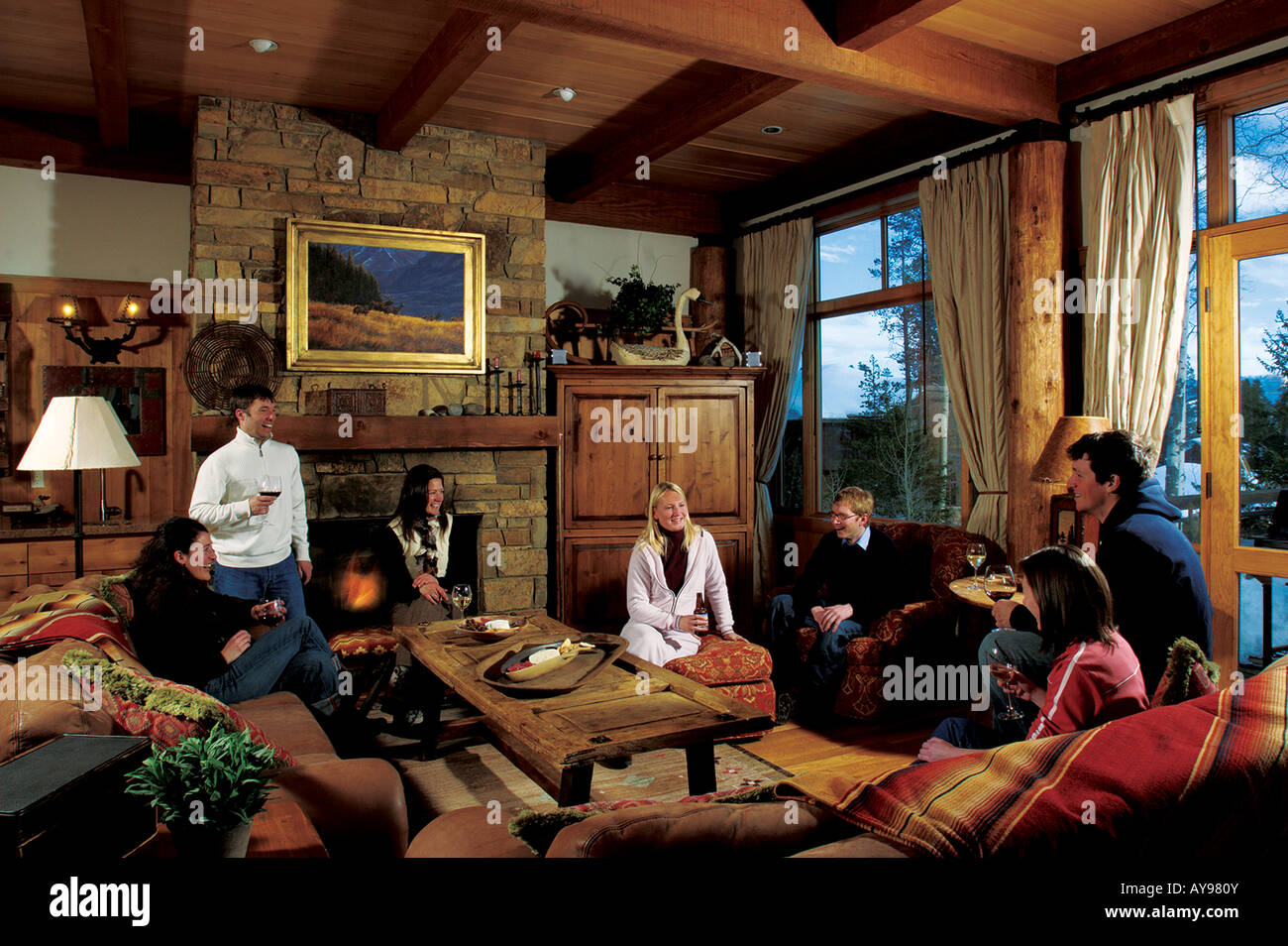 APRES SKI CONVERSATION WITH WINE. JACKSON HOLE, WYOMING USA Stock Photo