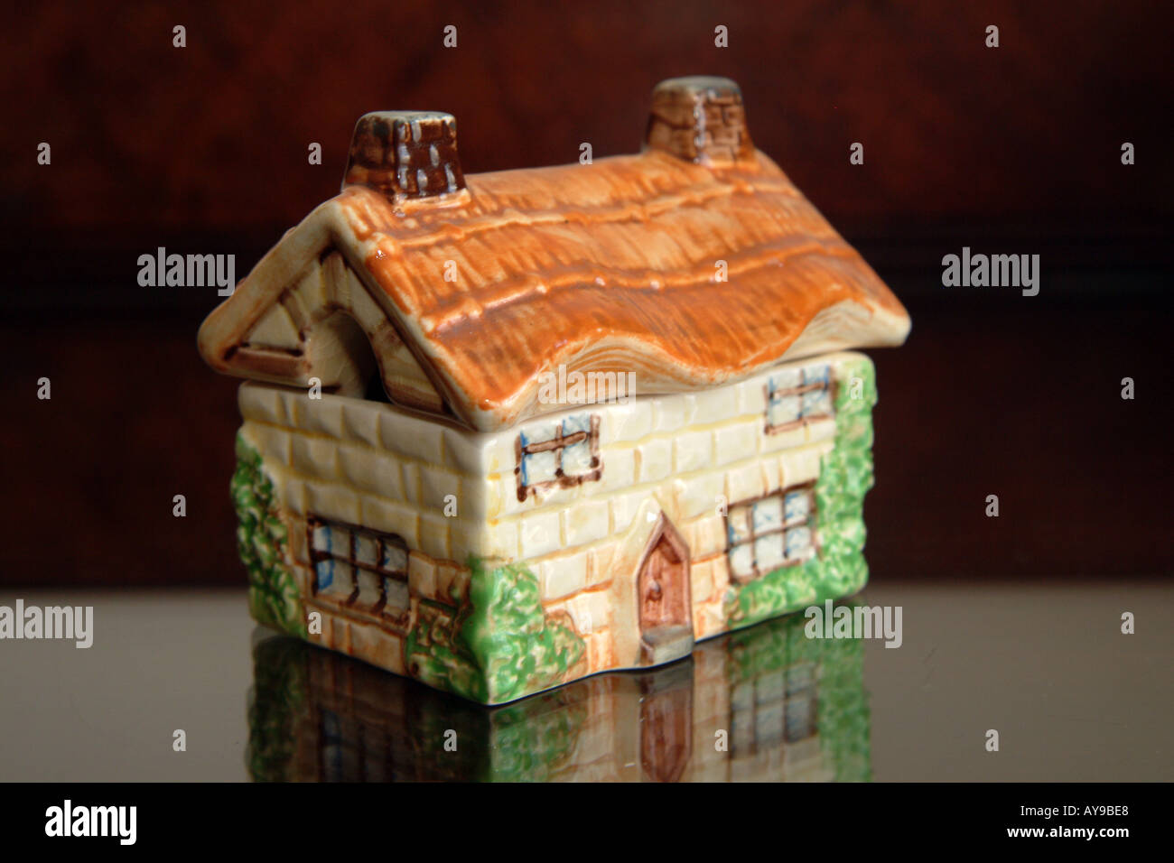 Beswickware Pottery Cottage Jam Pot Stock Photo 1809383 Alamy