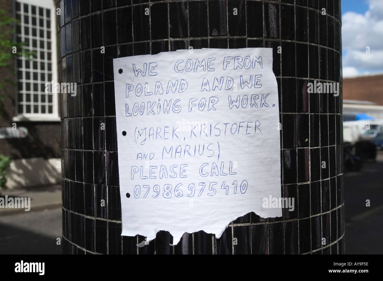 SIGN FROM POLISH IMMIGRANTS SEEKING WORK LONDON ENGLAND BRITAIN UK ...