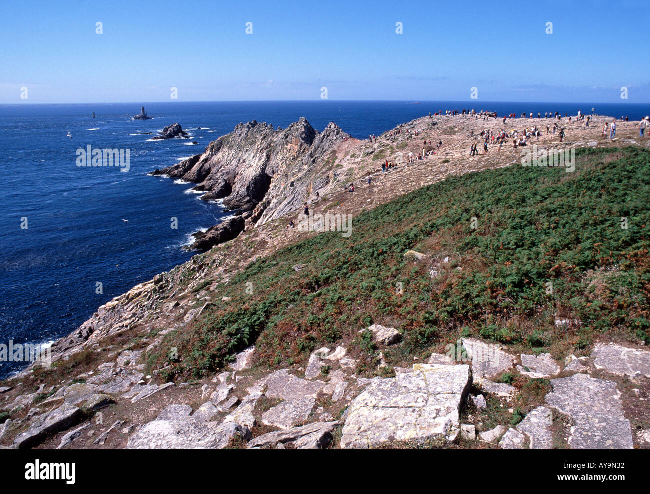 View towards le Phare de la Vieille, Pointe du Raz, Cap Sizun ...
