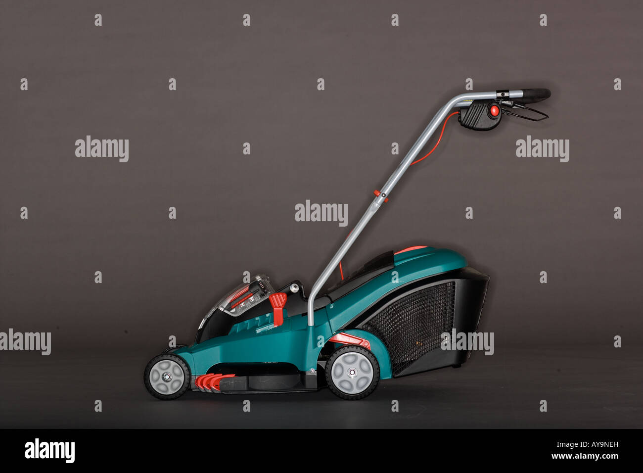 Bosch rotak 40 40cm 1700 w hi-res stock photography and images - Alamy