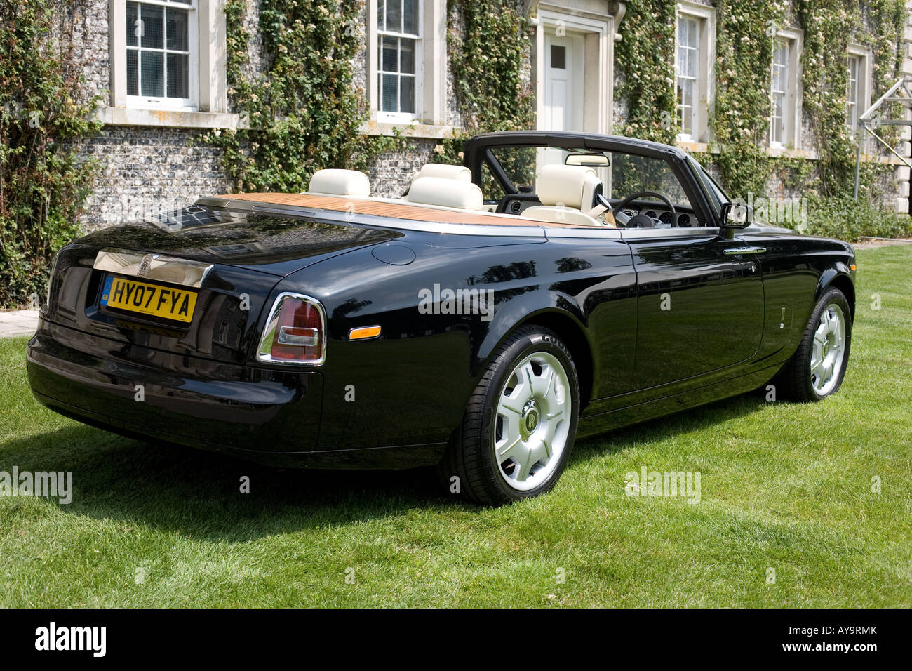 ROLLS ROYCE RR PHANTOM DROPHEAD COUPE BLACK Stock Photo - Alamy