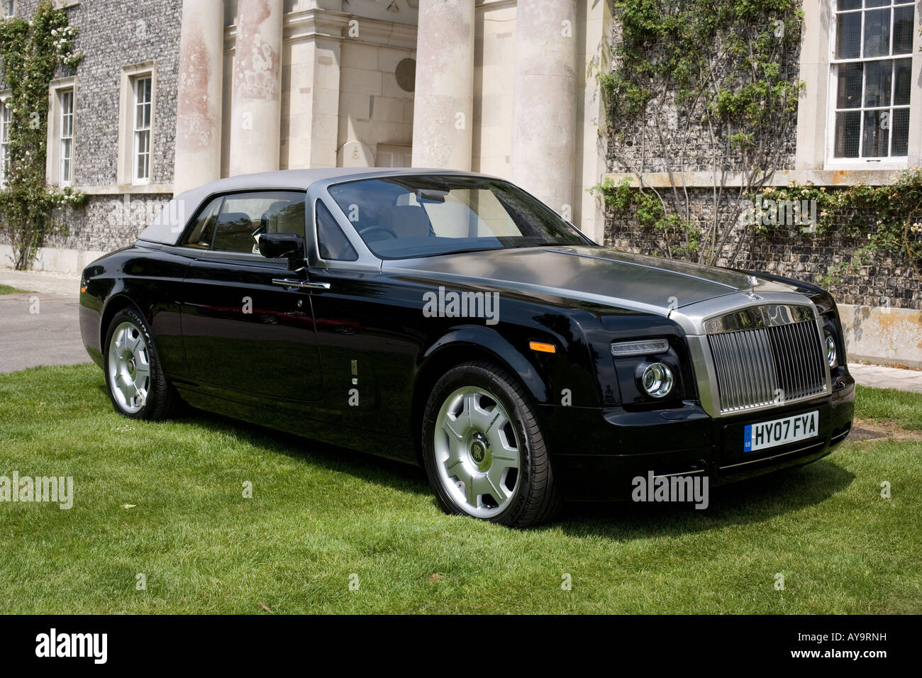 ROLLS ROYCE RR PHANTOM DROPHEAD COUPE BLACK Stock Photo - Alamy