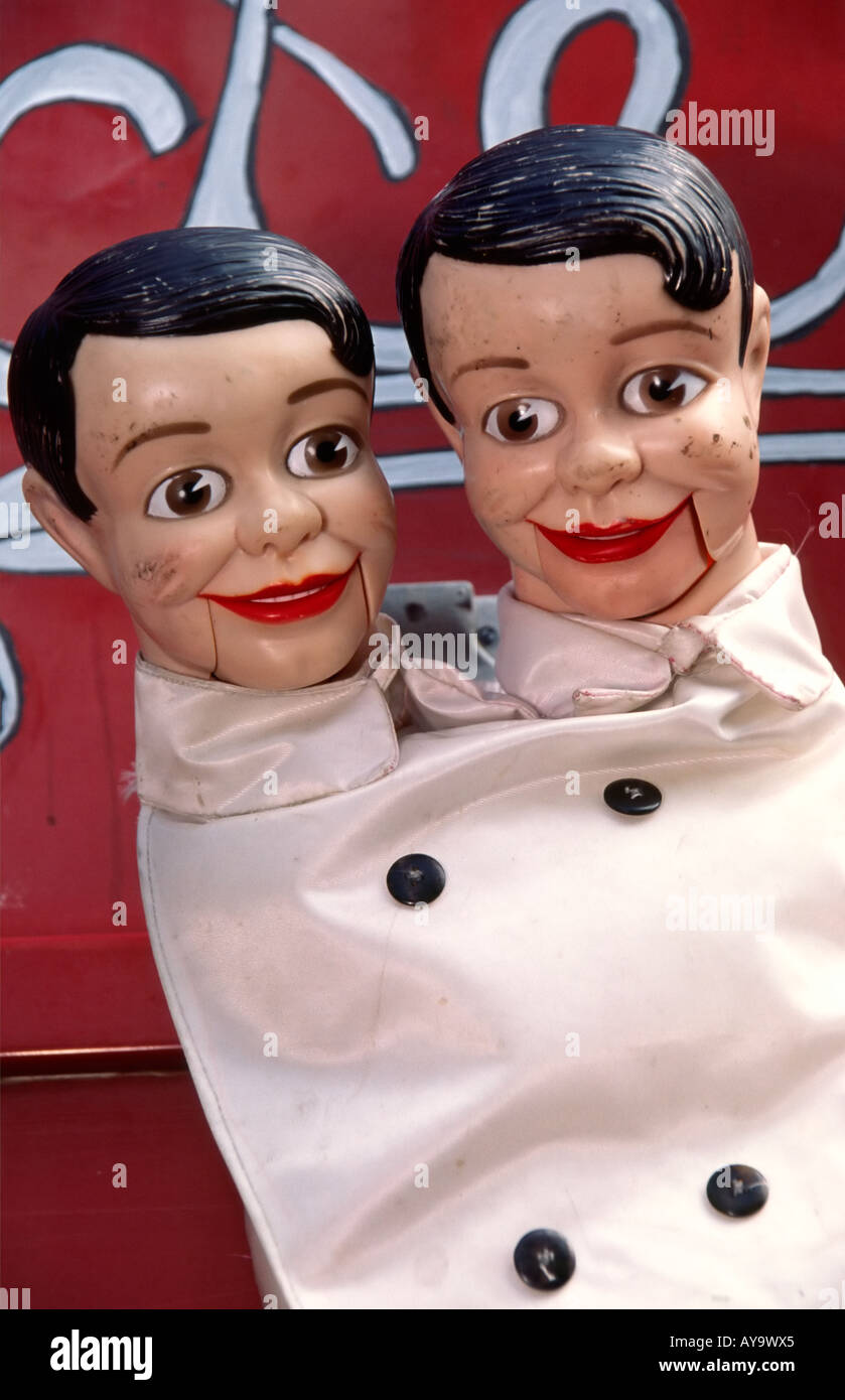 xMR 0378 Prop ventriloquist's dummies from the Wonder traveling magic