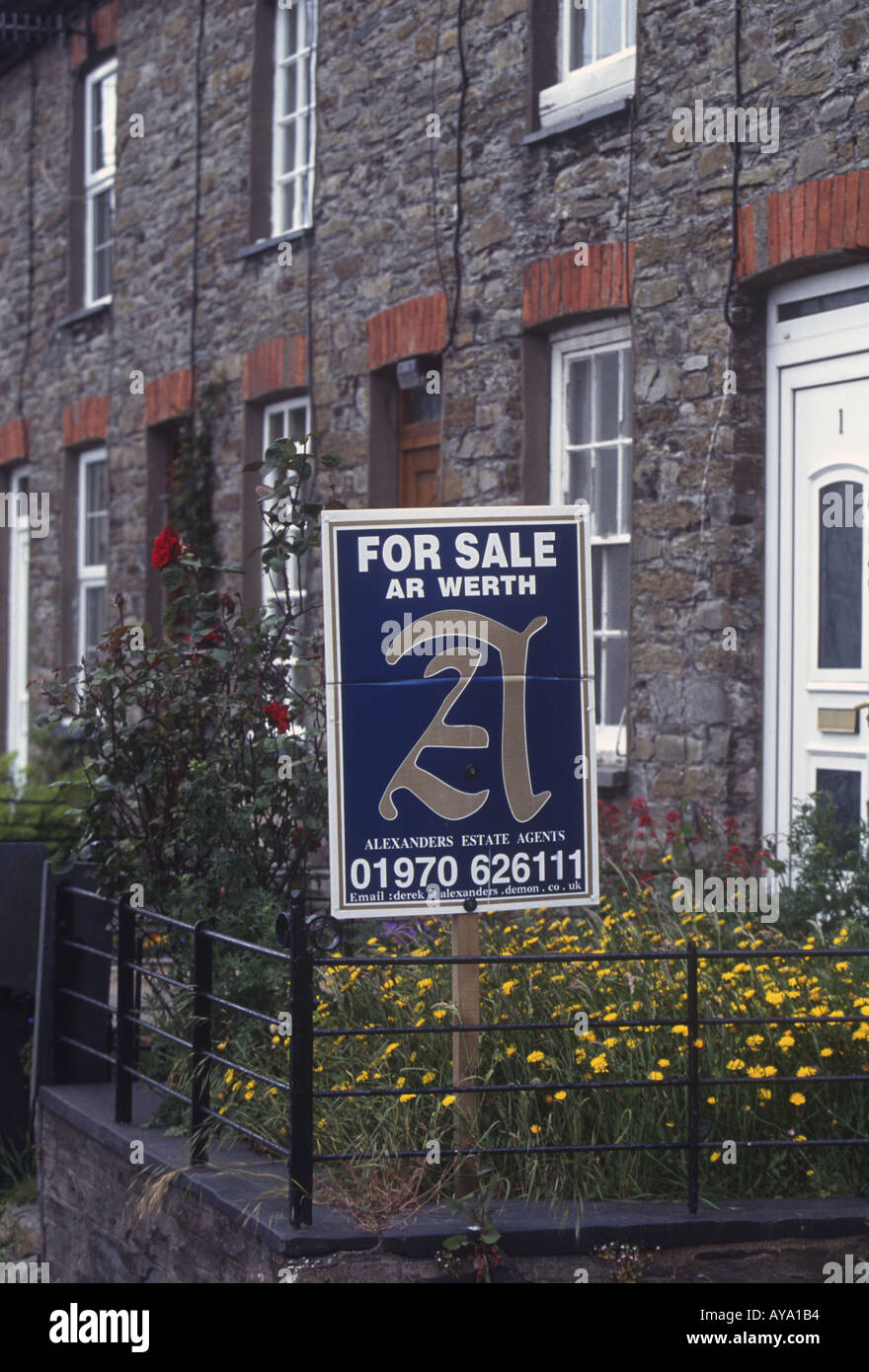 Bilingual For Sale sign Machynlleth Wales UK SB Stock Photo Alamy