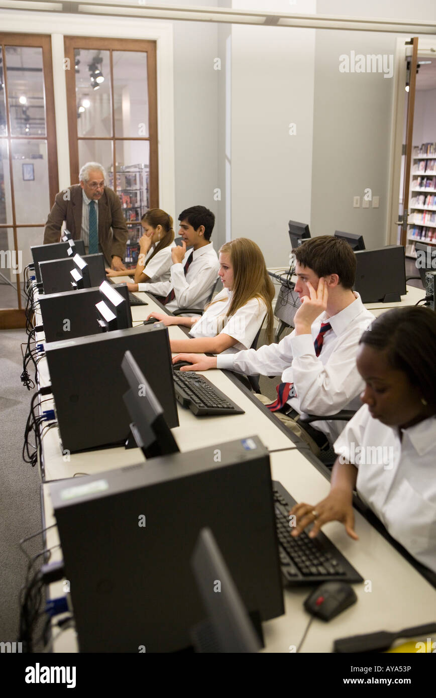 African computers uniforms hi-res stock photography and images - Alamy