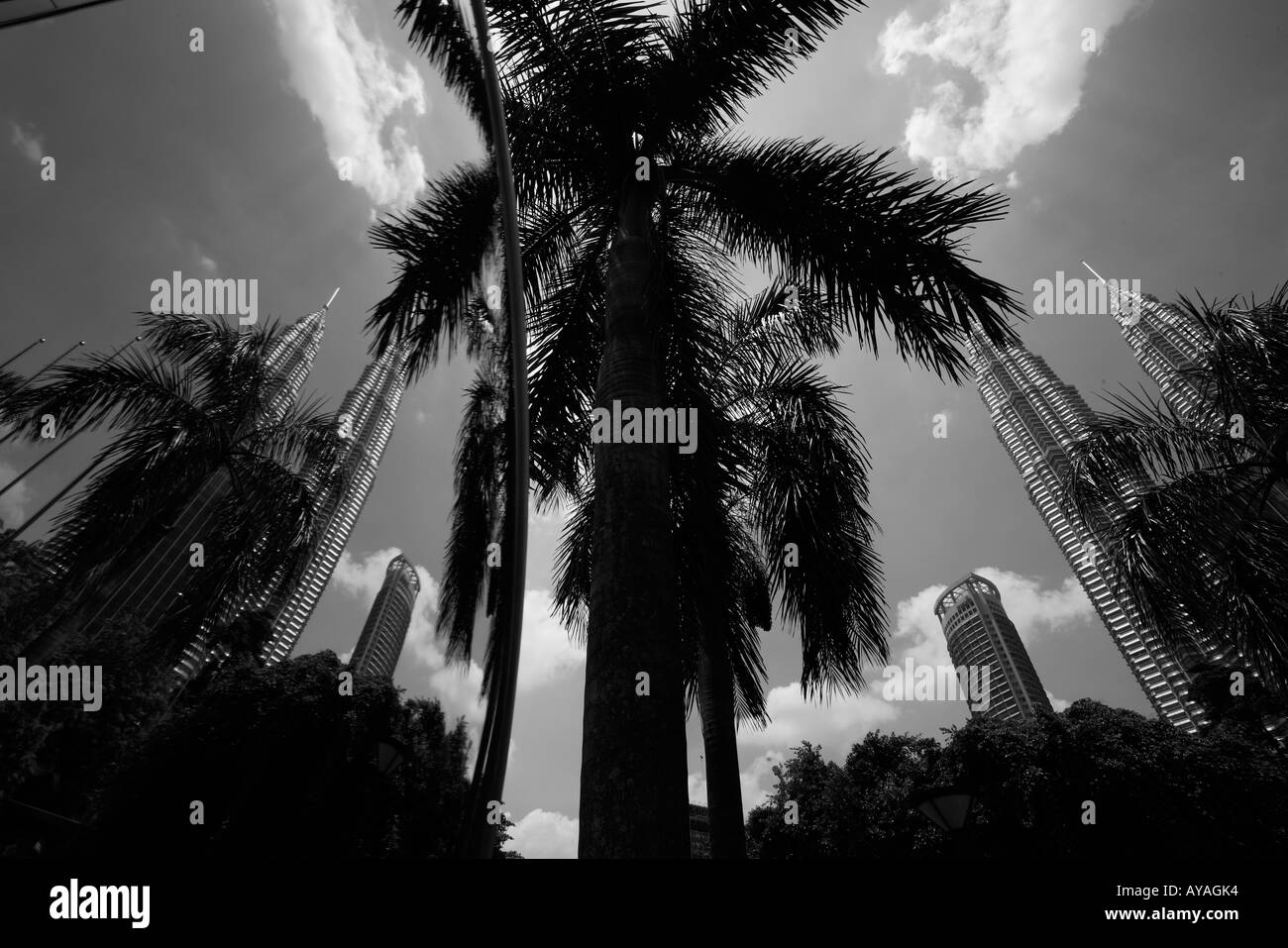 Petronas towers kuala lumpur 1998 Black and White Stock Photos & Images ...